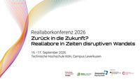 Abstrakte bunte Linien auf weißem Hintergrund zur Ankündigung der Reallaborkonferenz 2026.